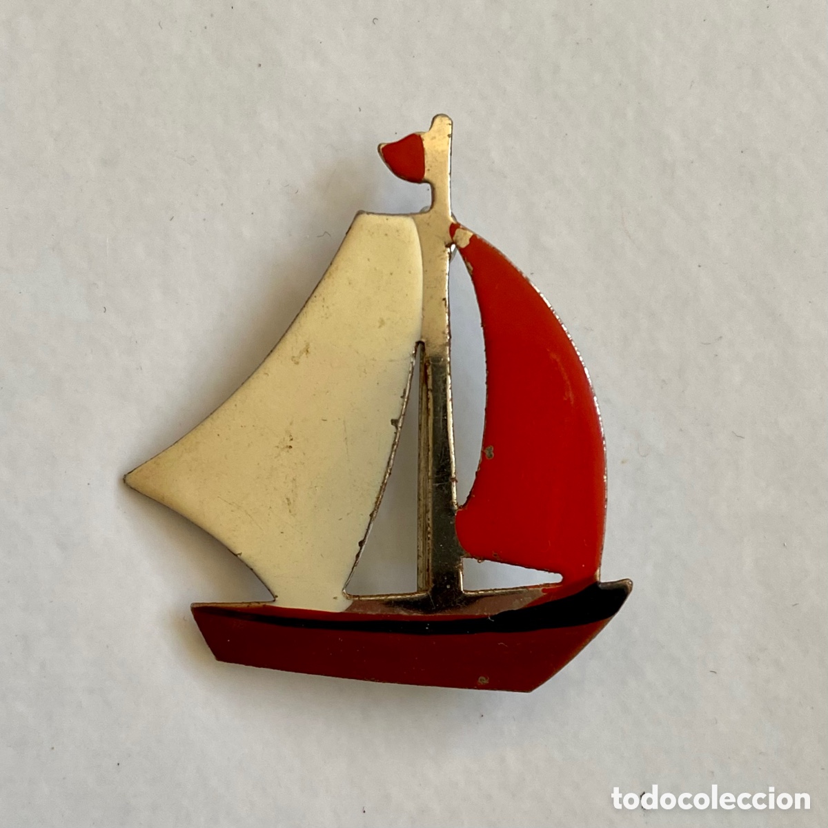 Pins de colecci&oacute;n: Antigua insignia / broche velero a&ntilde;os 30.