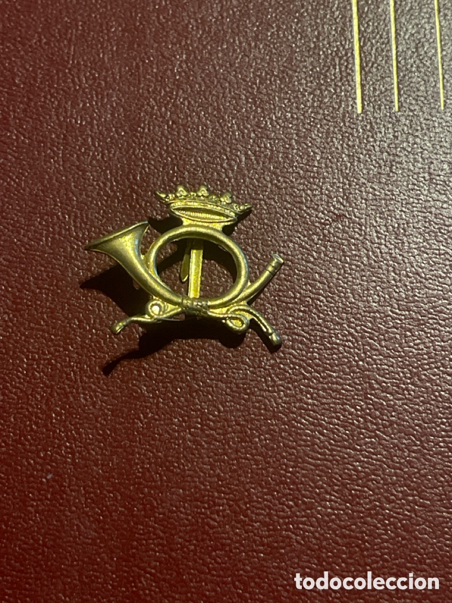 Pins de colecci&oacute;n: INSIGNIA DE CORREOS. &Eacute;POCA DE FRANCO. - Foto 1