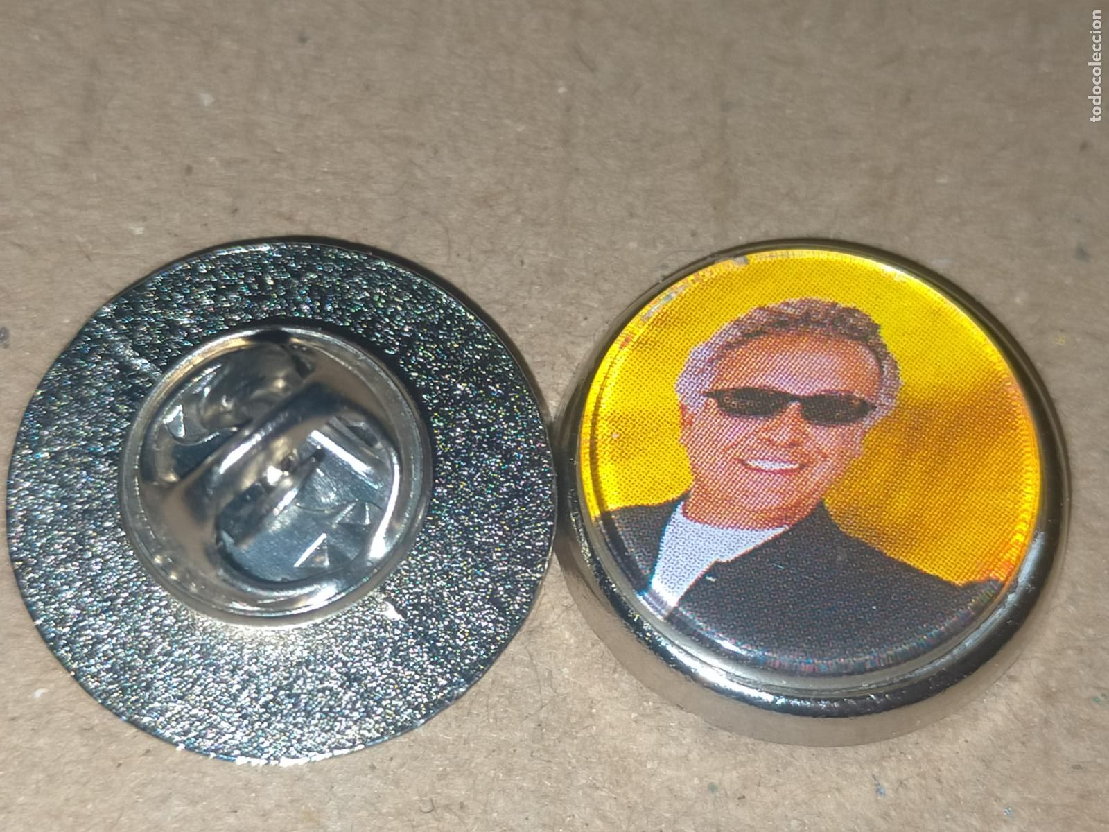 Collection pins: PIN REDONDO METAL - m&uacute;sica cantante los del r&iacute;o