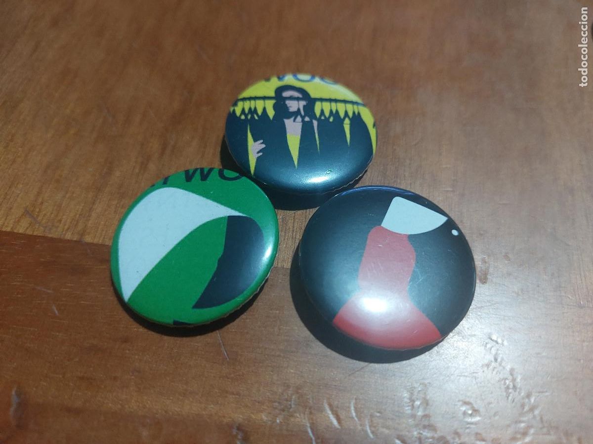 Pins de colecci&oacute;n: CUENTO DE LA CRIADA. PORTADAS LIBROS. 3 CHAPA. PIN. SIN USO. 0,31 MM. DETR&Aacute;S MET&Aacute;LICA. COMO NUEVA