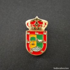 Pins de colección: PIN ESCUDO LOZOYUELA, NAVAS, SIETEIGLESIAS (MADRID)