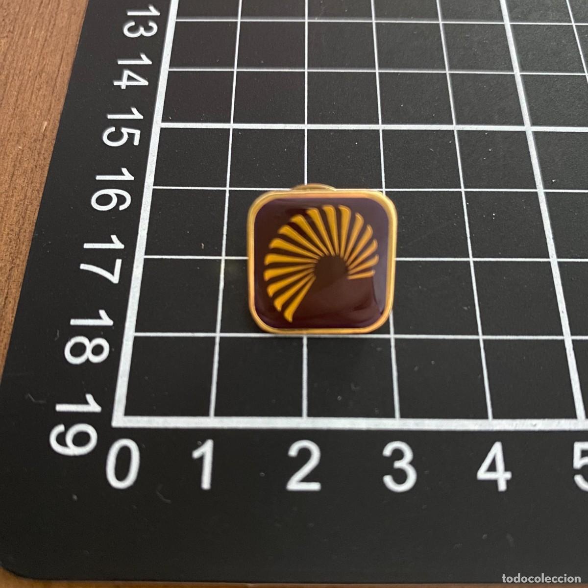 Collection pins: ANTIGUO PIN LOGOTIPO BANCO CENTRAL HISPANO , METAL Y RESINA