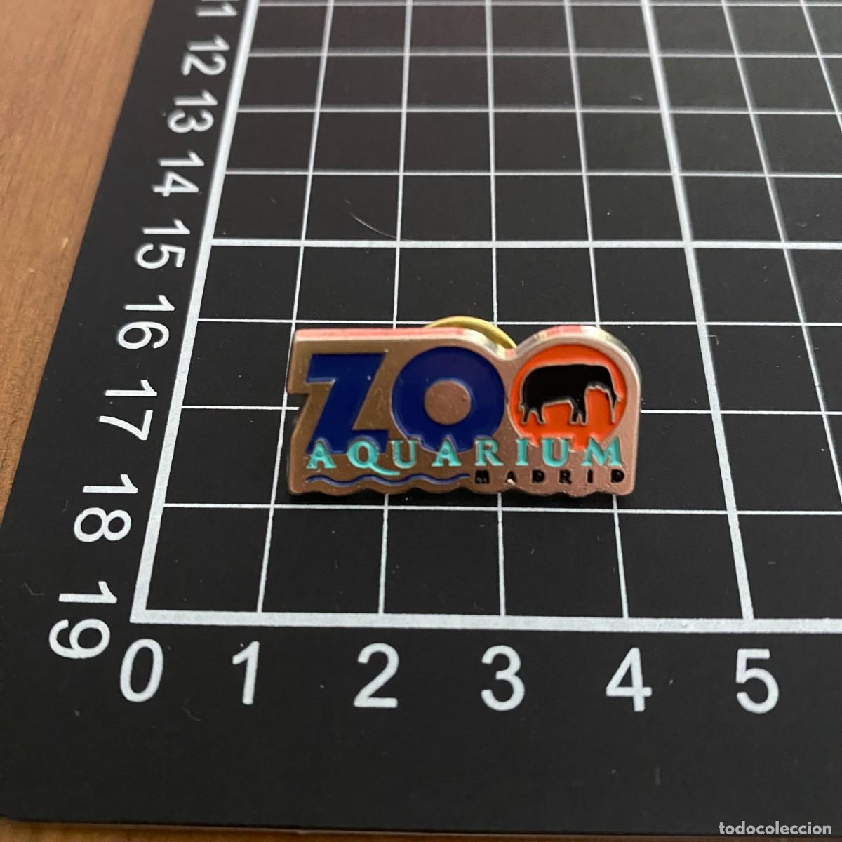 Pins de colecci&oacute;n: ANTIGUO PIN ZOO AQUARIUM ACUARIO MADRID, BUEN ESTADO