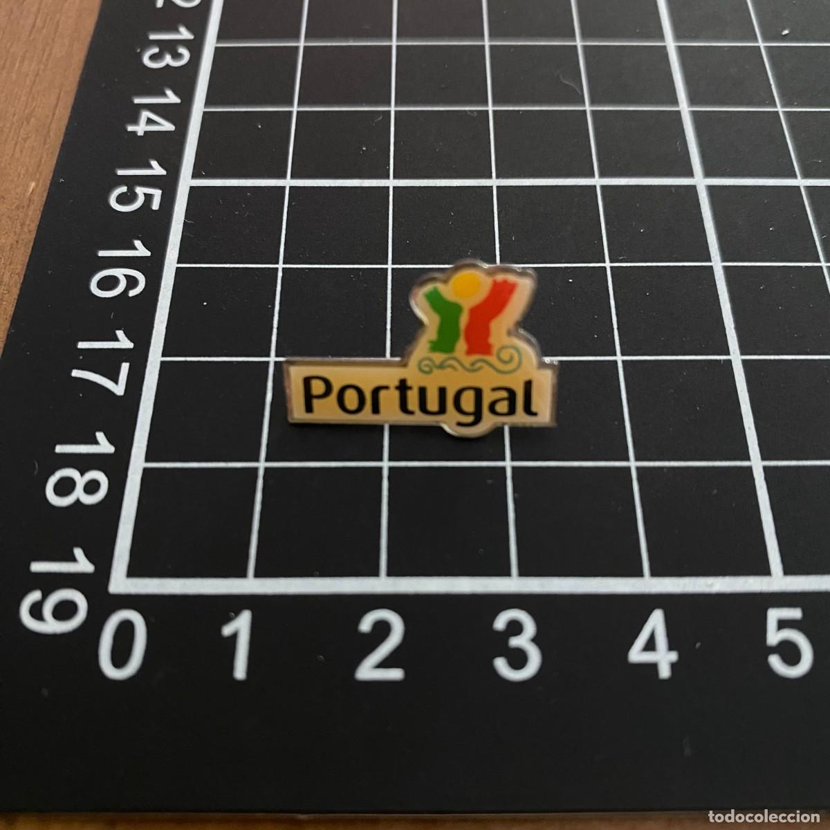 Pin's de collection: ANTIGUO PIN METAL Y RESINA PORTUGAL SOUVENIR