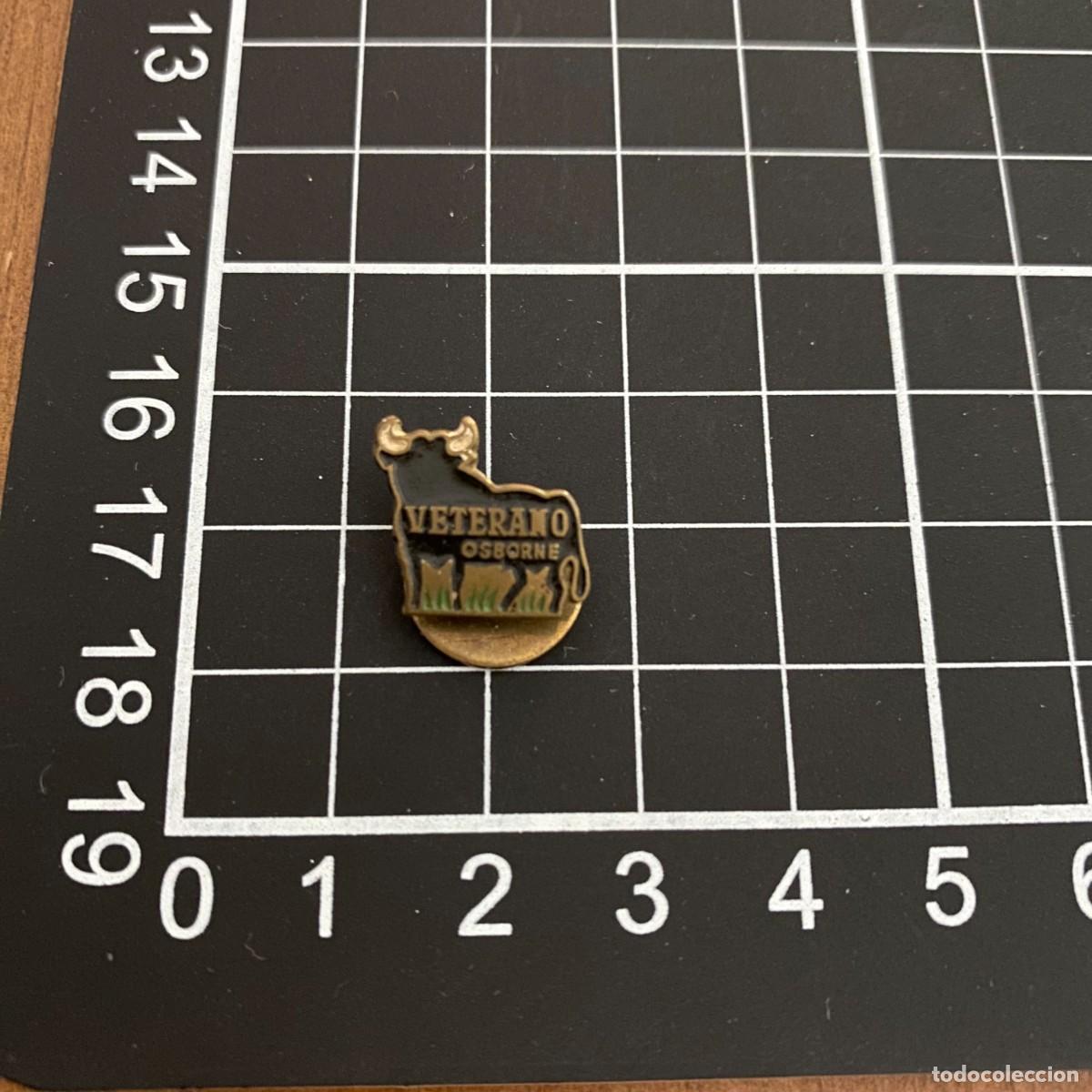 Pins de colecci&oacute;n: ANTIGUO PIN DE OJAL BOTON VETERANO BODEGAS OSBORNE, BIEN COSERVADO, VER FOTOS