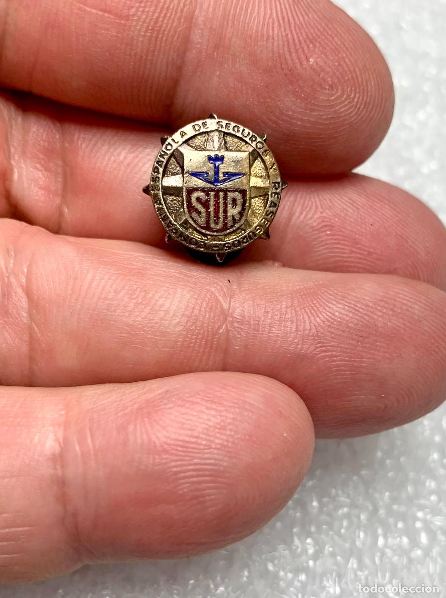 Pins de colecci&oacute;n: 2737.ANTIGUA Y RARA INSIGNIA DE SOLAPA COMPA&Ntilde;IA ESPA&Ntilde;OLA DE SEGUROS Y REASEGUROS SUR - Foto 1