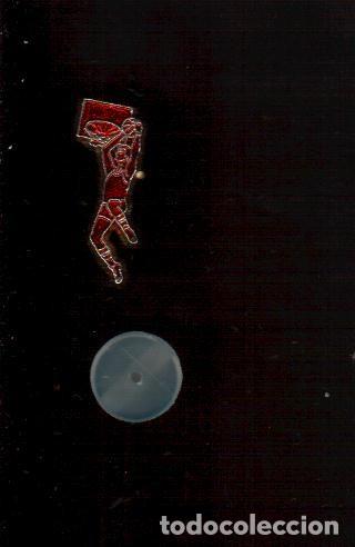 Collection pins: BONITO PINS - JUGADOR DE BALONCESTO - VER FOTO QUE NO TE FALTE EN TU COLECCION