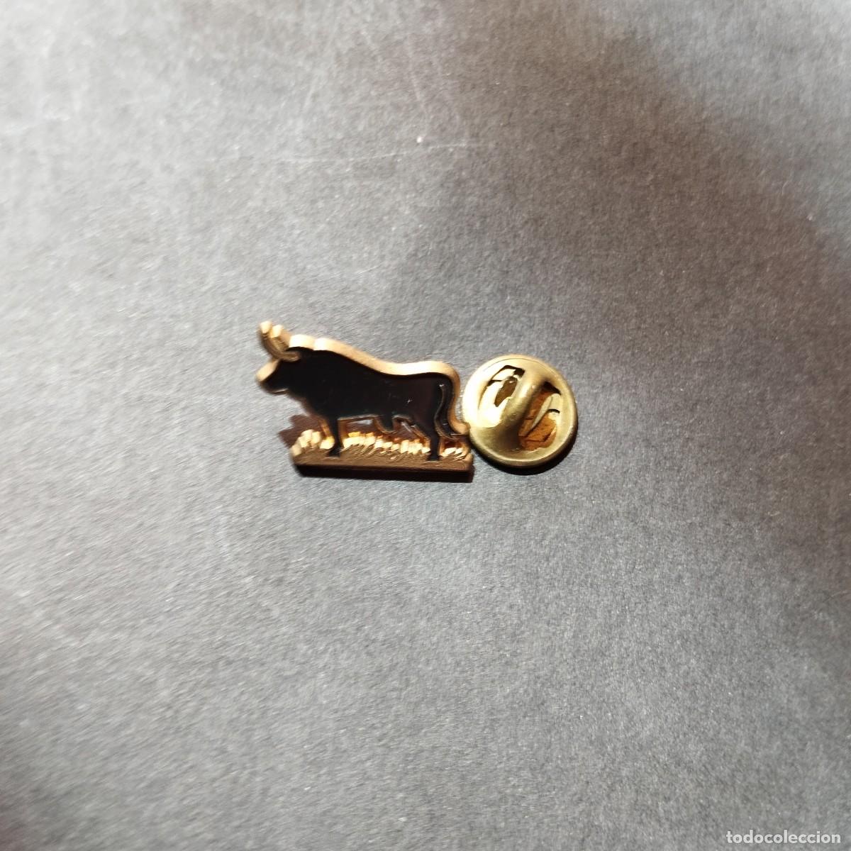 Pin's de collection: PIN - MUY BONITO - TORITO - EL DE LA FOTO VER TODOS MIS PINS Y INSIGNIAS