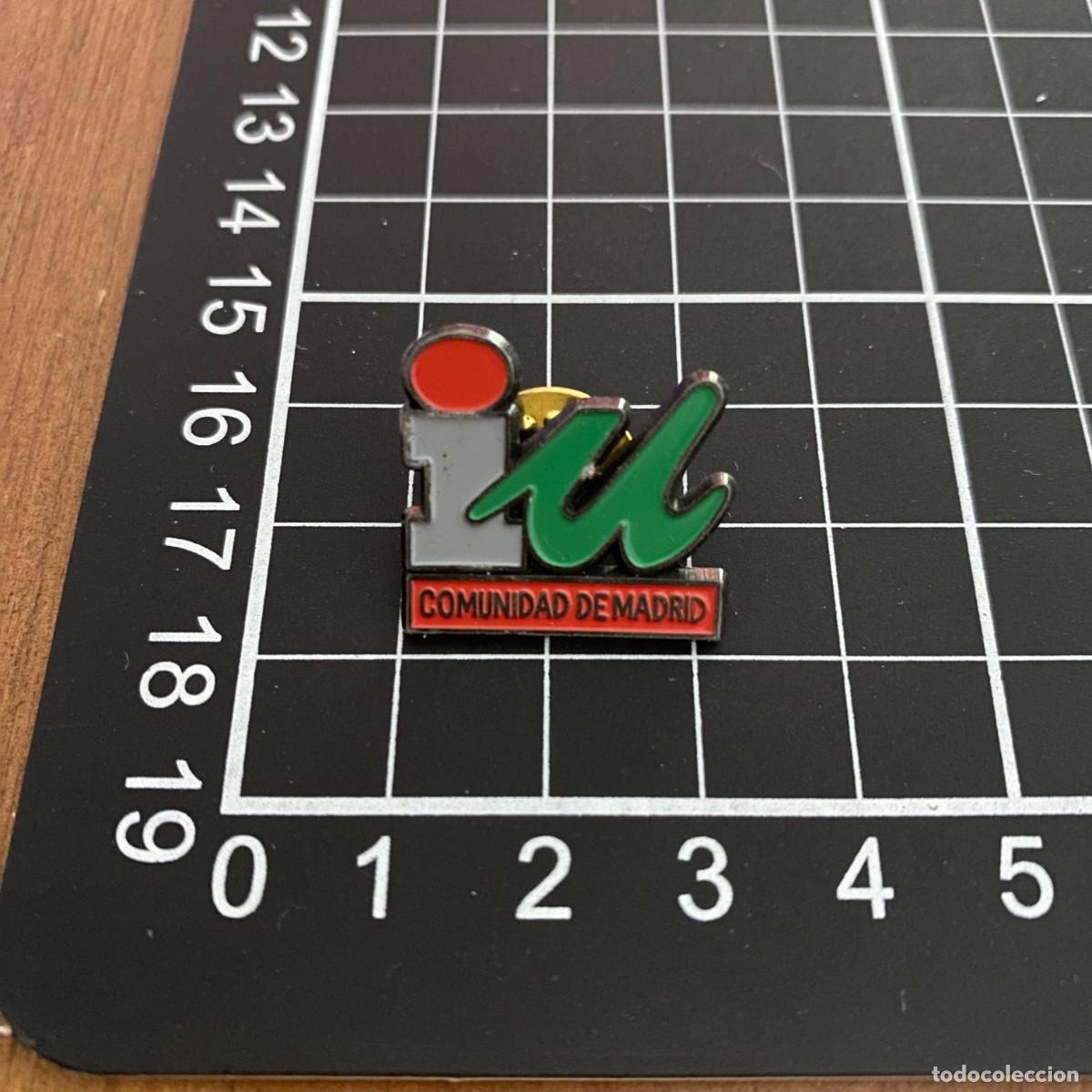 Pin's de collection: ANTIGUO PIN IZQUIERDA UNIDA METALICO ESMALTADO POLITICA BIEN CONSERVADO