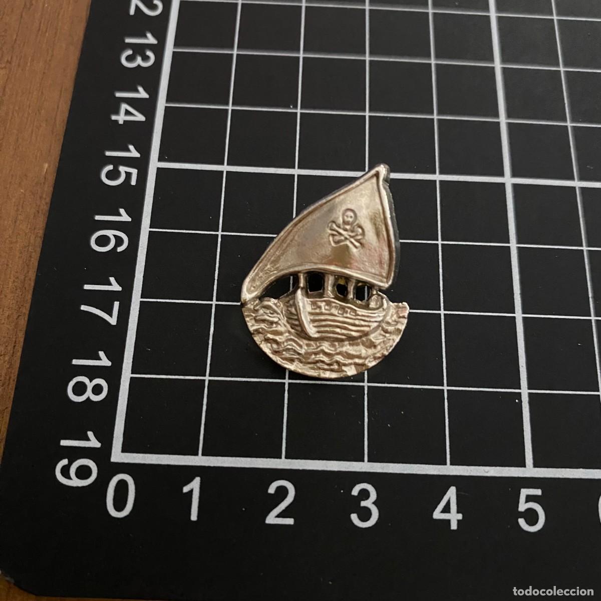Collection pins: ANTIGUO PIN BARCO PIRATA METALICO EN 3D Y SILUETEADO, COMO NUEVO