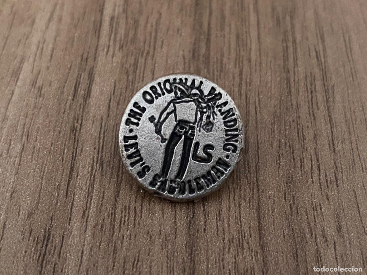 Pins de colecci&oacute;n: PIN LEVIS ORIGINAL SADOLEMAN - Foto 1