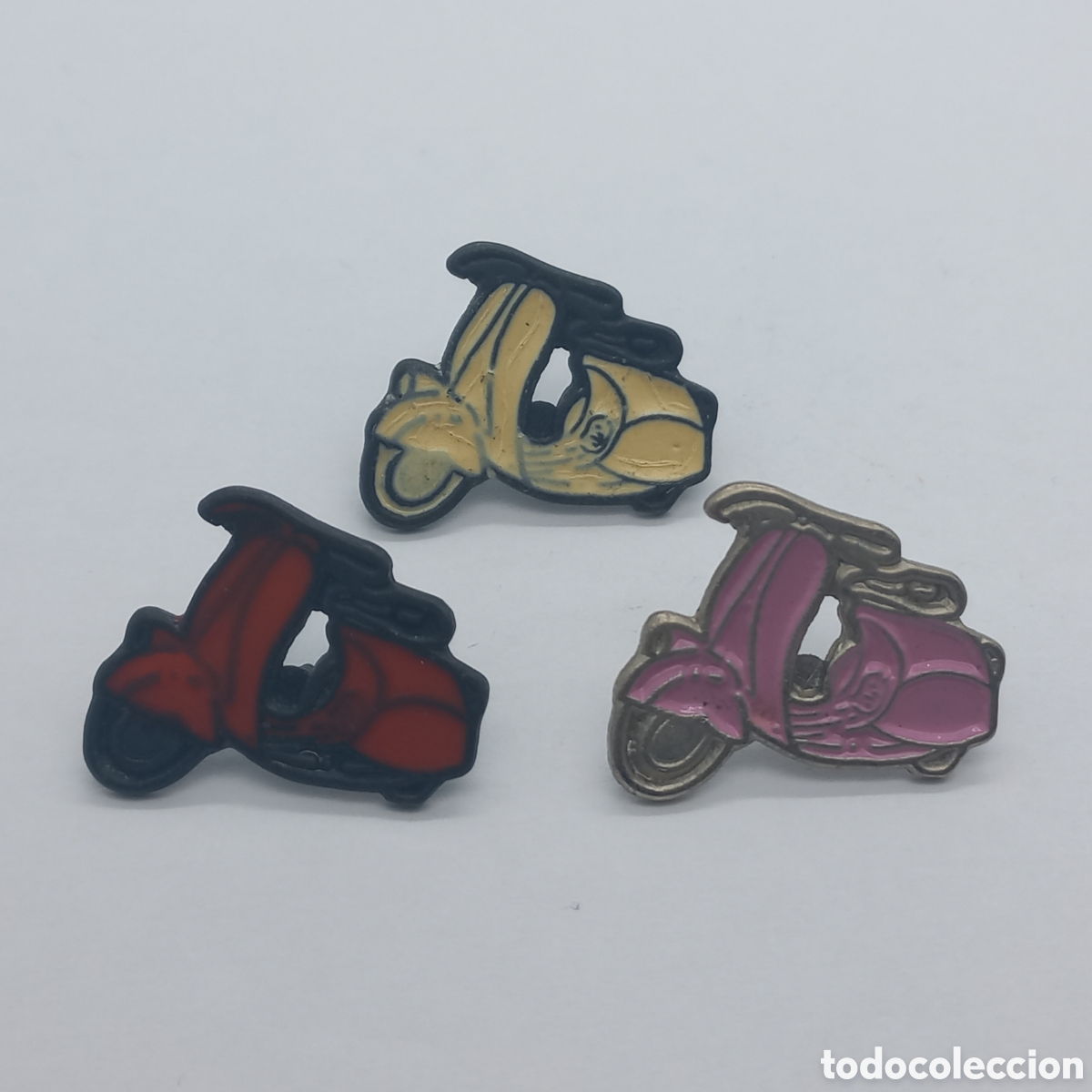 Pins de colecci&oacute;n: Lote de 3 pins moto Vespa