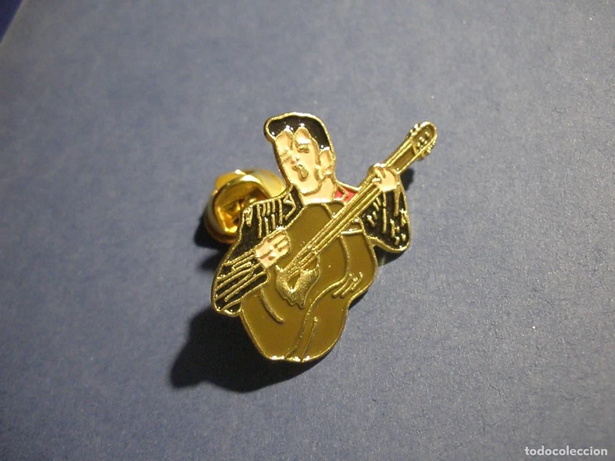 Pins de colecci&oacute;n: PIN - M&Uacute;SICA - ELVIS PRESLEY CON GUITARRA.