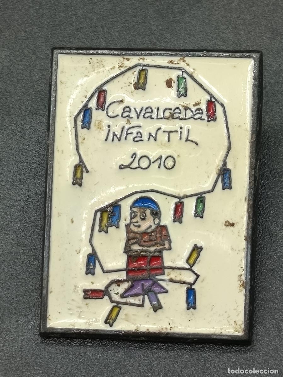 Pins de colecci&oacute;n: PIN-CAVALGADA INFANTIL 2010 - Foto 1