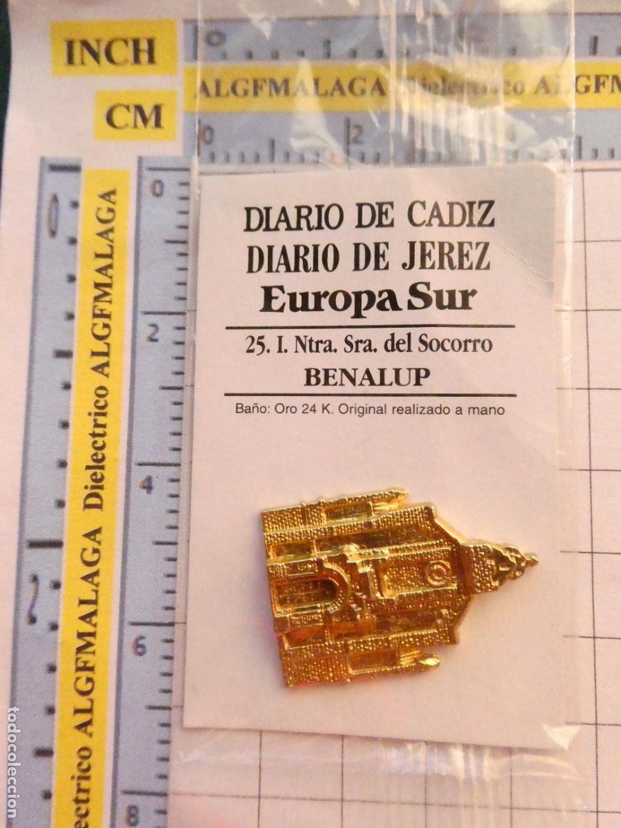 Pins e Spille di collezione: INSIGNIA BA&Ntilde;O ORO 24K MONUMENTO C&Aacute;DIZ DIARIO JEREZ 25 BENALUP IGLESIA NUESTRA SE&Ntilde;ORA SOCORRO. PIN