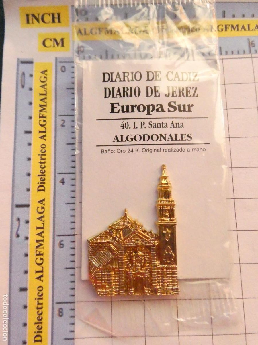 Pins de colecci&oacute;n: INSIGNIA BA&Ntilde;O ORO 24K MONUMENTO C&Aacute;DIZ DIARIO JEREZ 40 ALGODONALES IGLESIA SANTA ANA. PIN