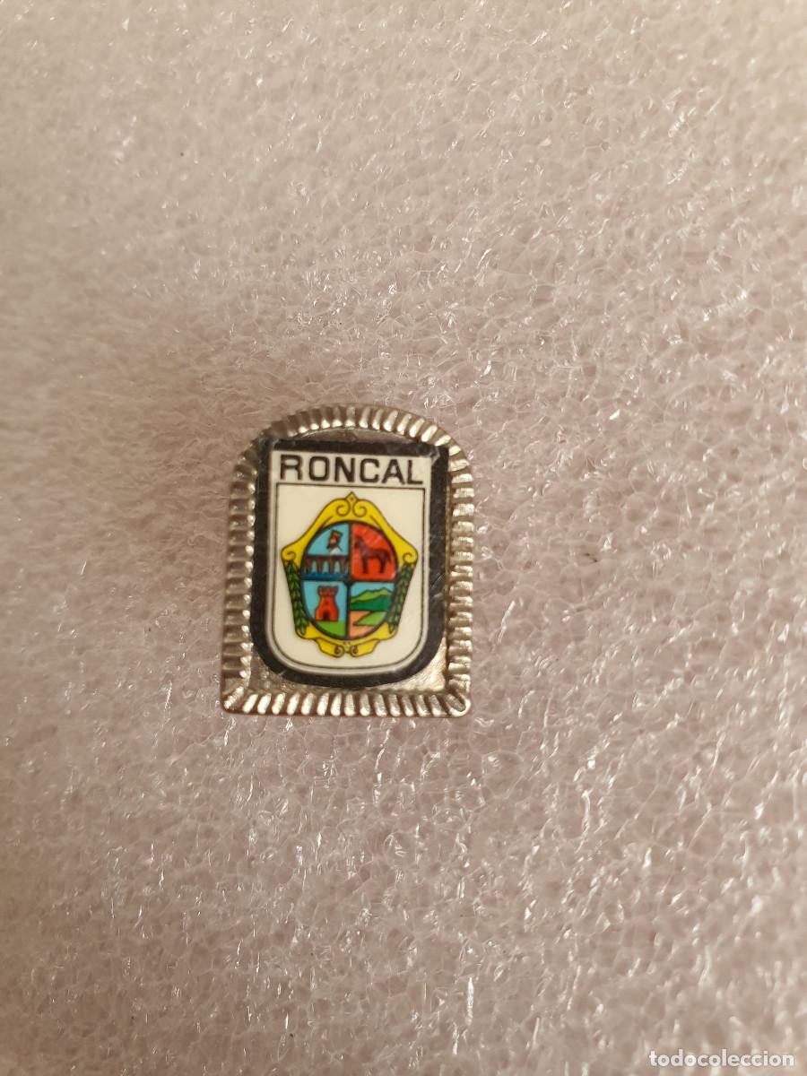 Pins de colecci&oacute;n: Pin de solapa. Escudo Valle de Roncal