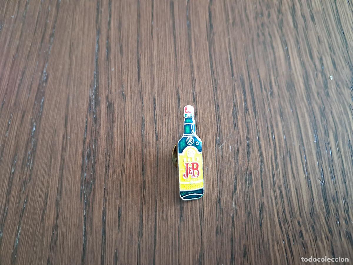 Pins de colecci&oacute;n: pin de publicidad, whisky J & B.
