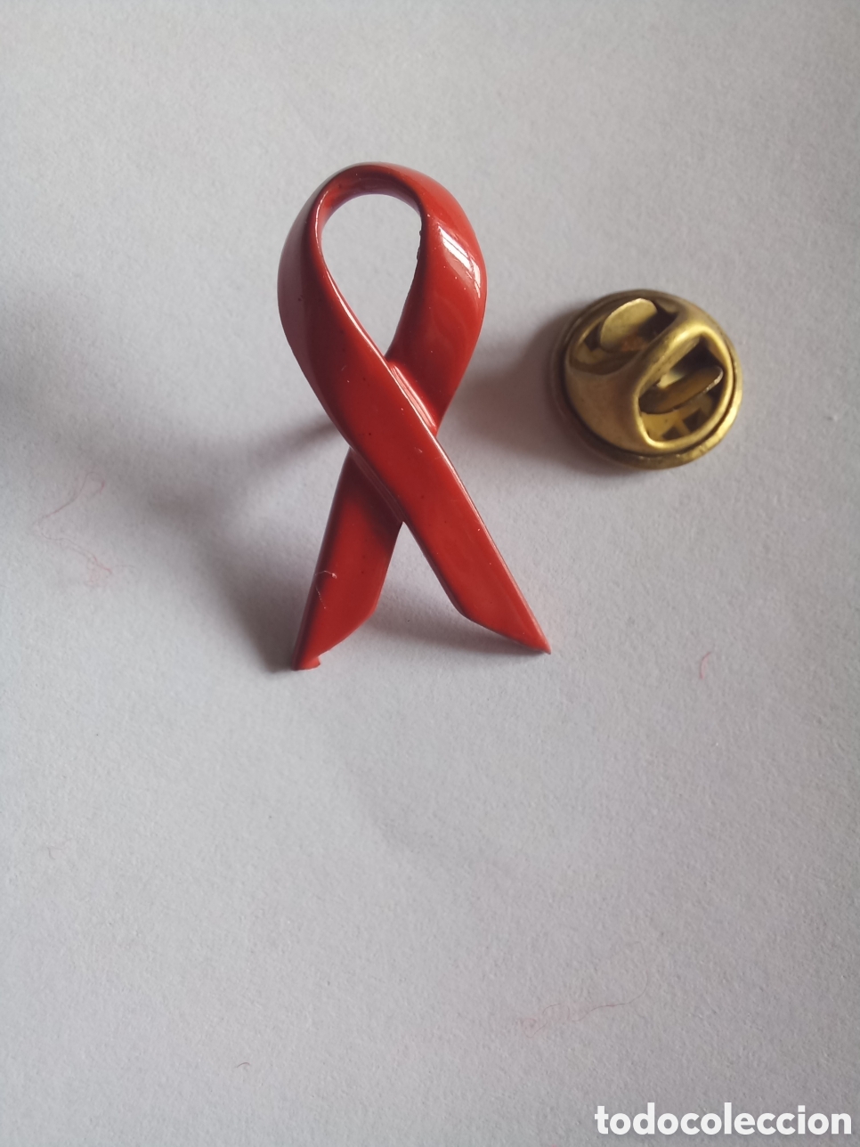 Pins de colecci&oacute;n: PIN LAZO ROJO D&Iacute;A MUNDIAL DEL SIDA. ESMALTADO, A&Ntilde;OS 90