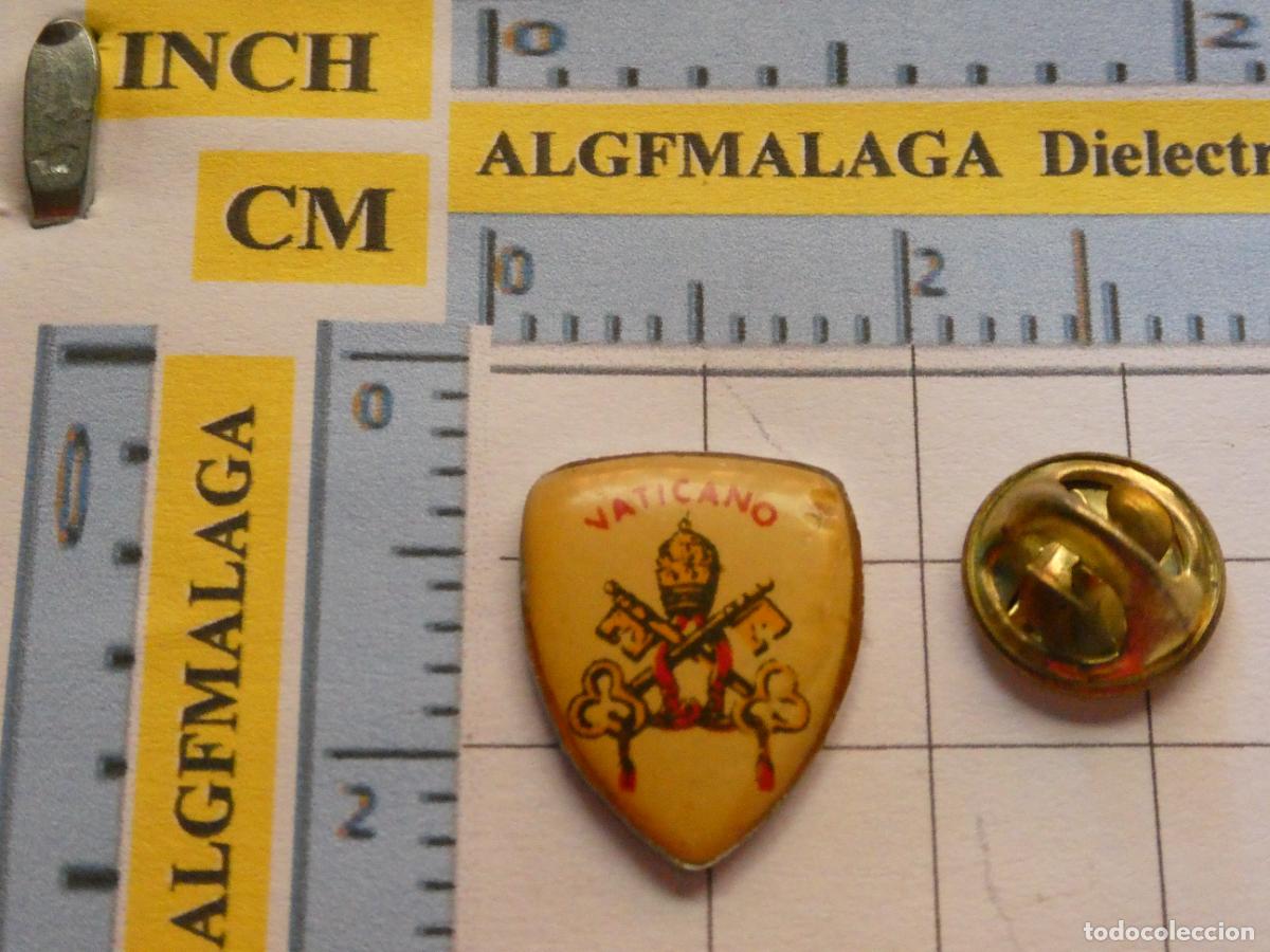 Pin's de collection: PIN RELIGIOSO TURISMO. SAN PEDRO VATICANO. ITALIA ROMA