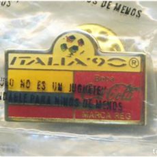 Pin's SPORT - FOOT Football COUPE DU MONDE ITALIE Bari 09.06.90 URSS Pin's SPORT - FOOT Football COUPE DU MONDE ITALIE Bari 09.06.90 URSS