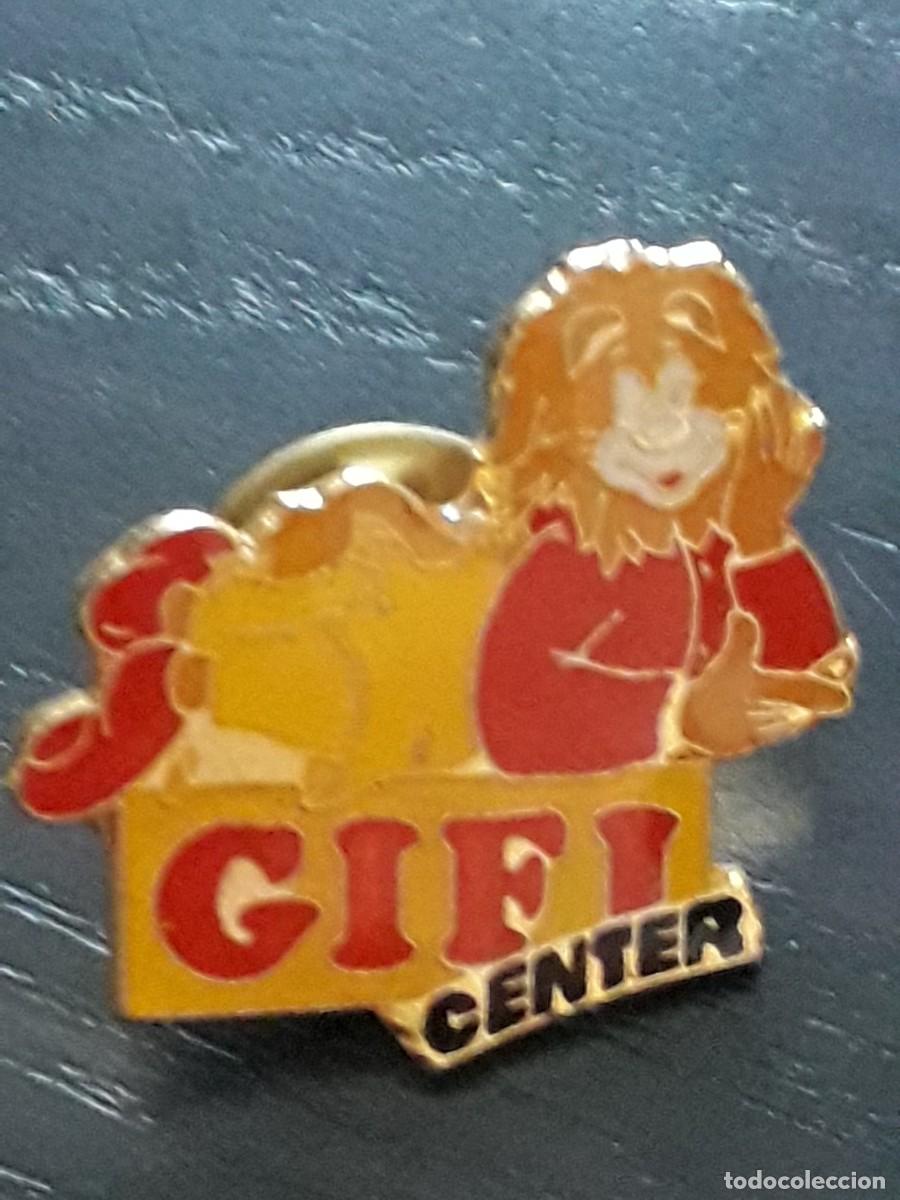 Pins e Spille di collezione: GIFI CENTER MASCOTA LEON - PIN