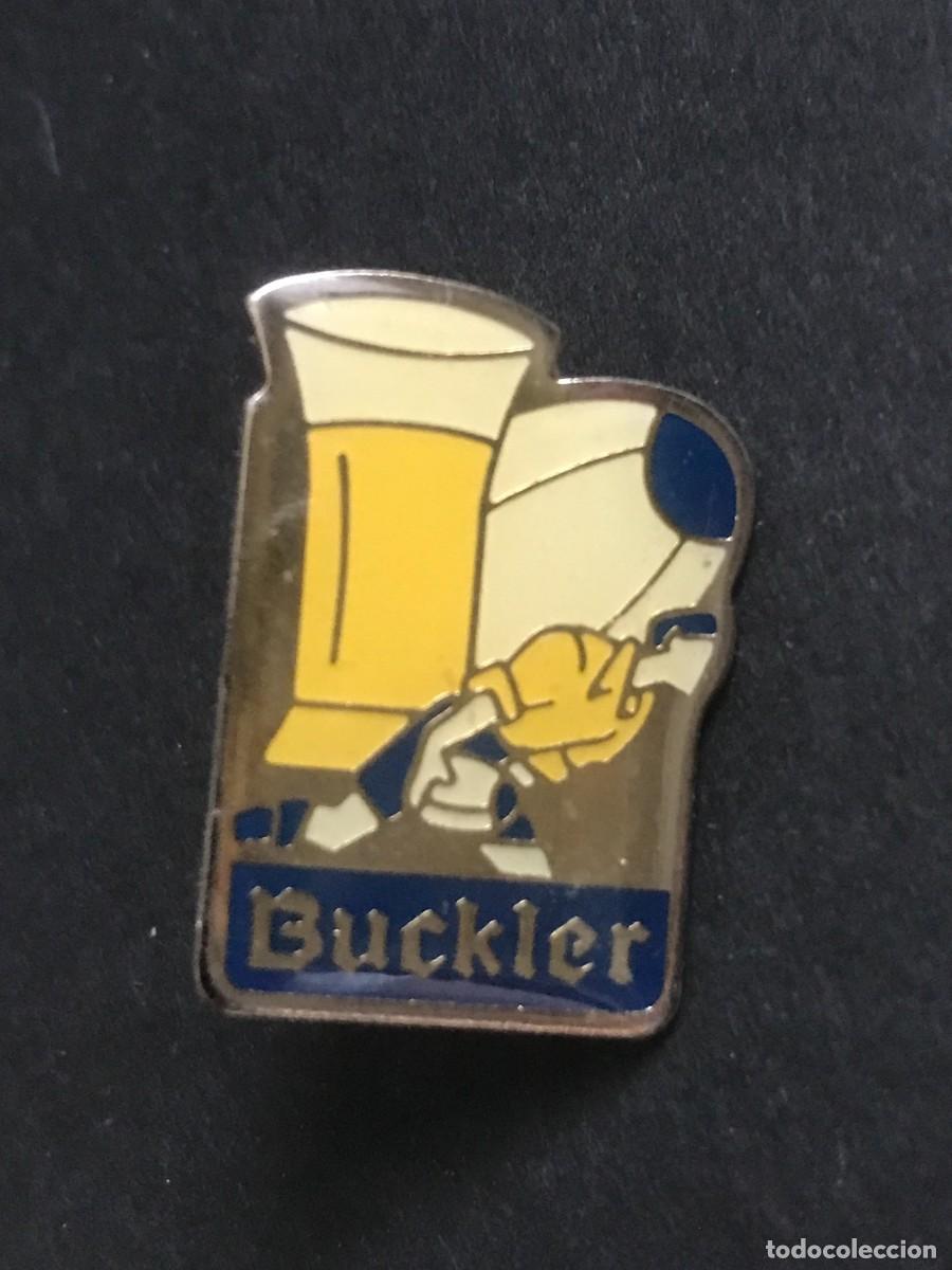 Pins e Spille di collezione: BUCKLER CERVEZA RUGBY - PIN
