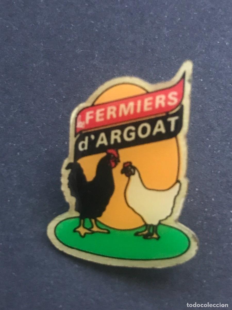 Pin's de collection: PIN PINS - LES FERMIERS D&acute;ARGOAT GALLINAS