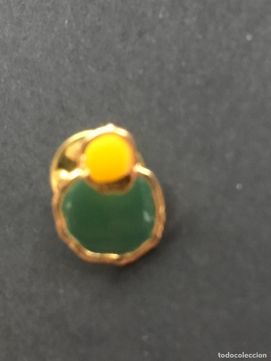 Pin's de collection: PIN PINS - SIMBOLO ANAGRAMA MUTUA
