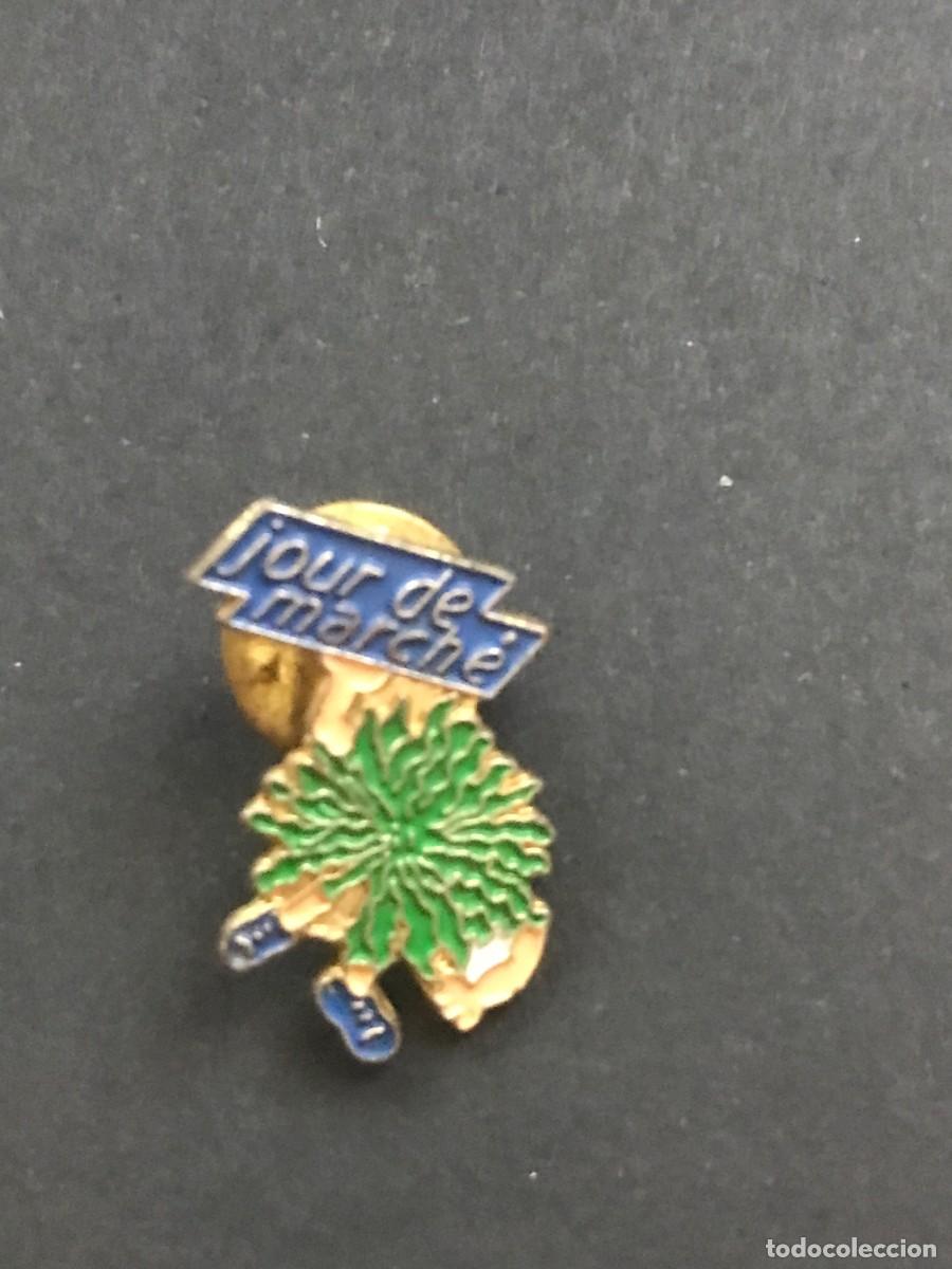 Pin's de collection: PIN PINS - JOUR DE MARCHE - DIA DE MERCADO - VEGETAL