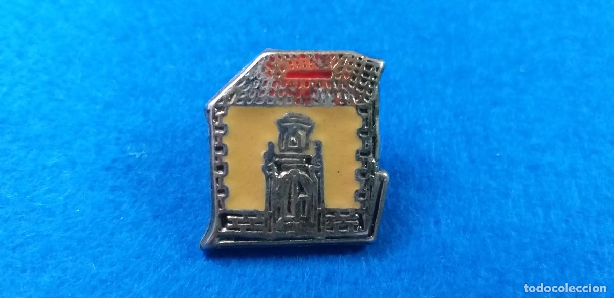 Pins de colecci&oacute;n: Pin pins imagen de Mezquita o macia.