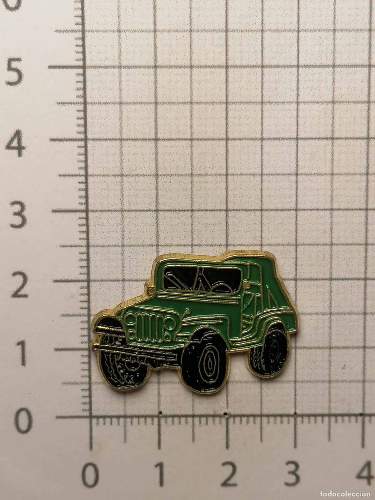 Pins de colecci&oacute;n: PIN COCHE JEEP CLASICO VERDE