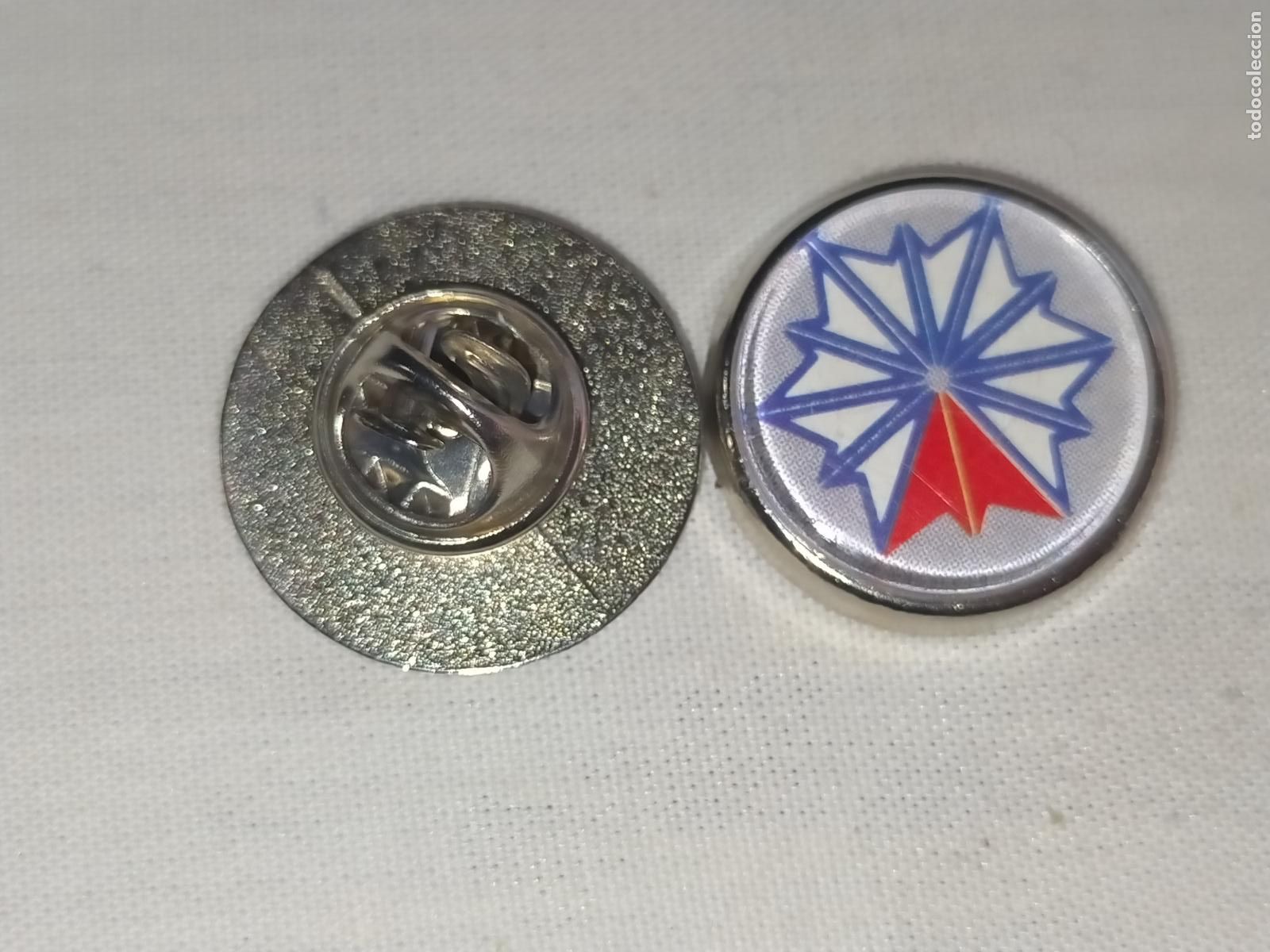 Collection pins: pin redondo metal - Reebok