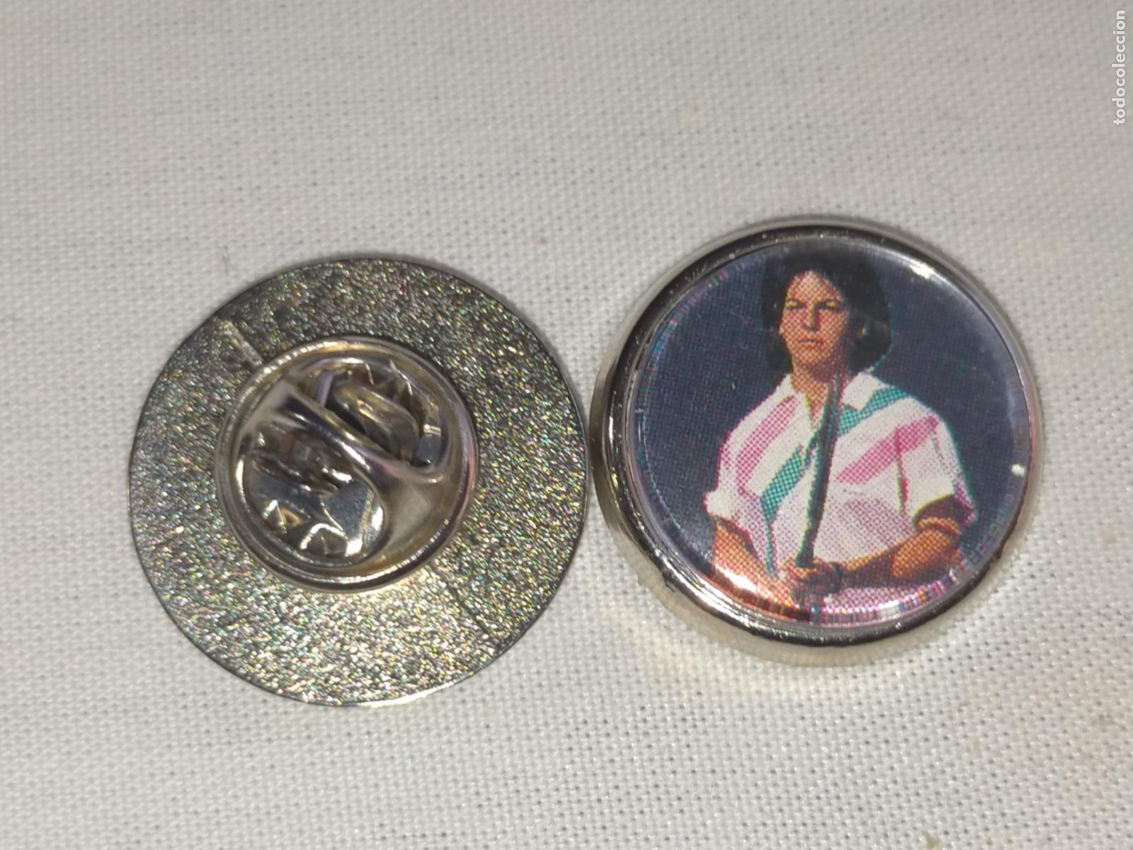 Pins e Spille di collezione: pin redondo metal - deportes jugador de tenis arancia S&aacute;nchez vicario