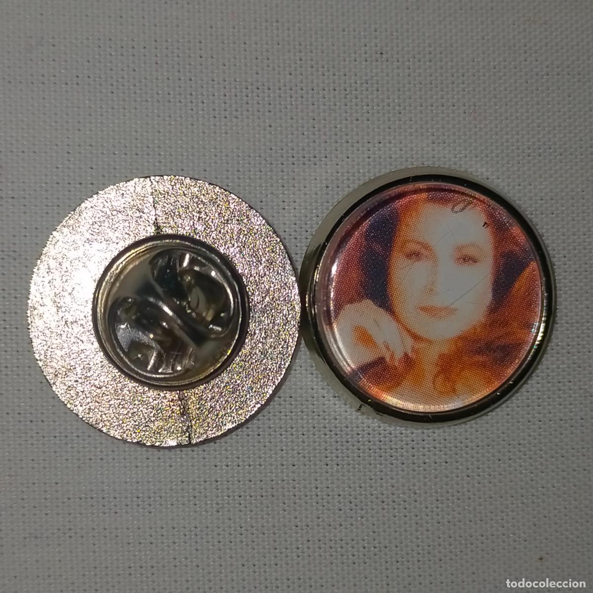 Pins de colecci&oacute;n: pin redondo metal - m&uacute;sica cantante Roc&iacute;o jurado