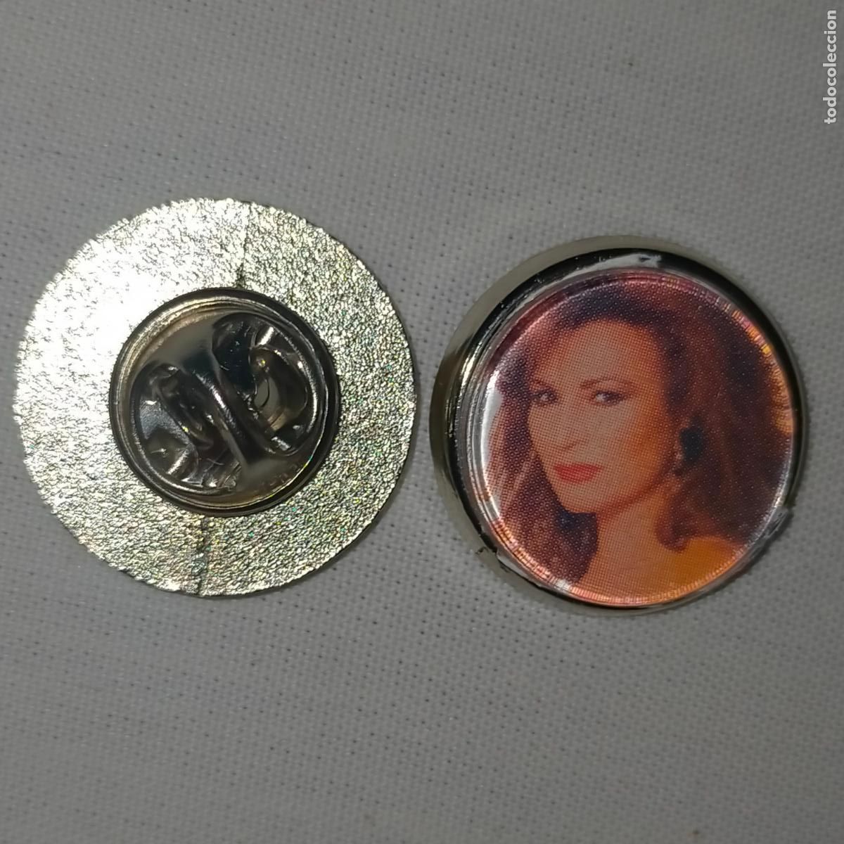 Collection pins: pin redondo metal - m&uacute;sica cantante Roc&iacute;o jurado