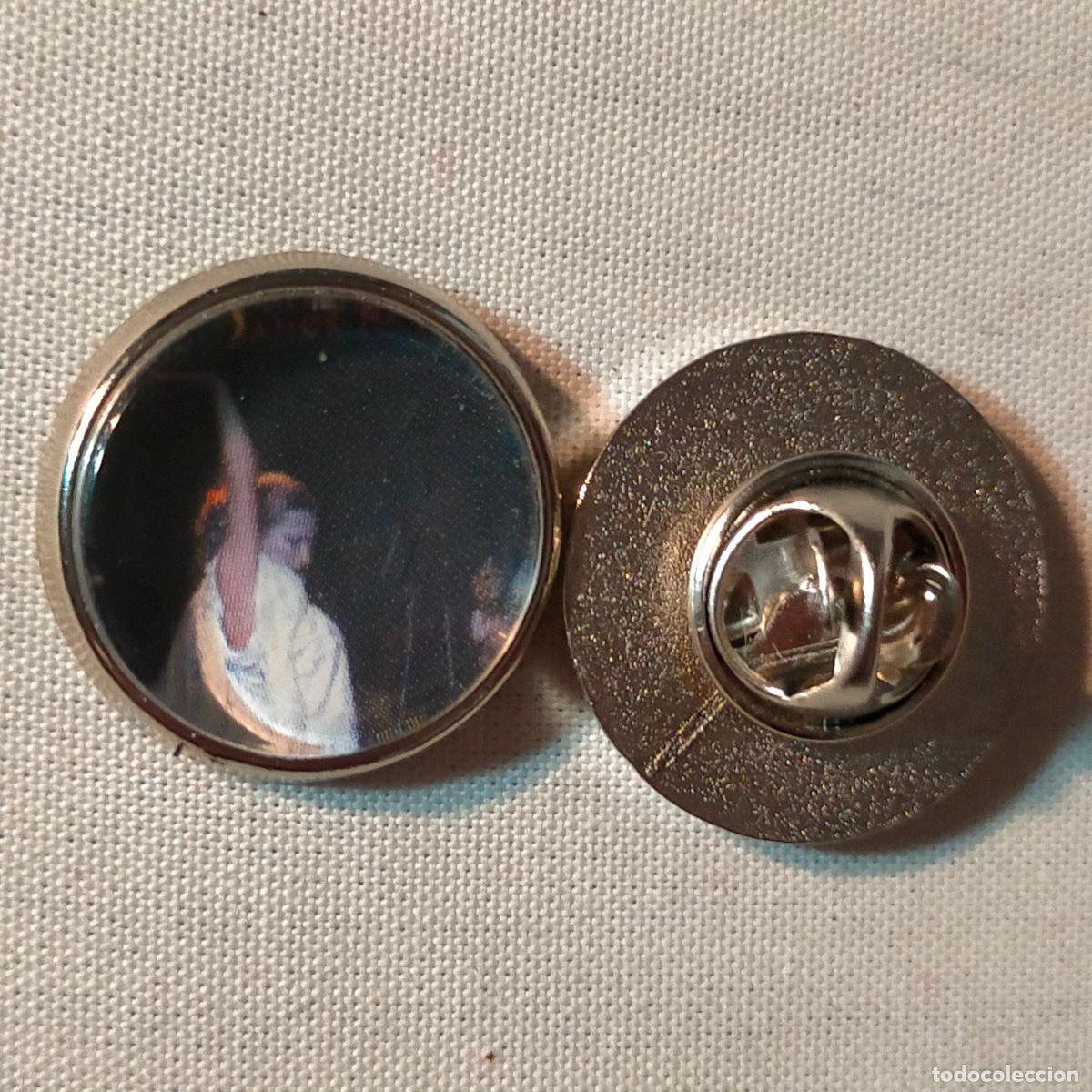 Collection pins: pin redondo metal - m&uacute;sica cantante Roc&iacute;o jurado