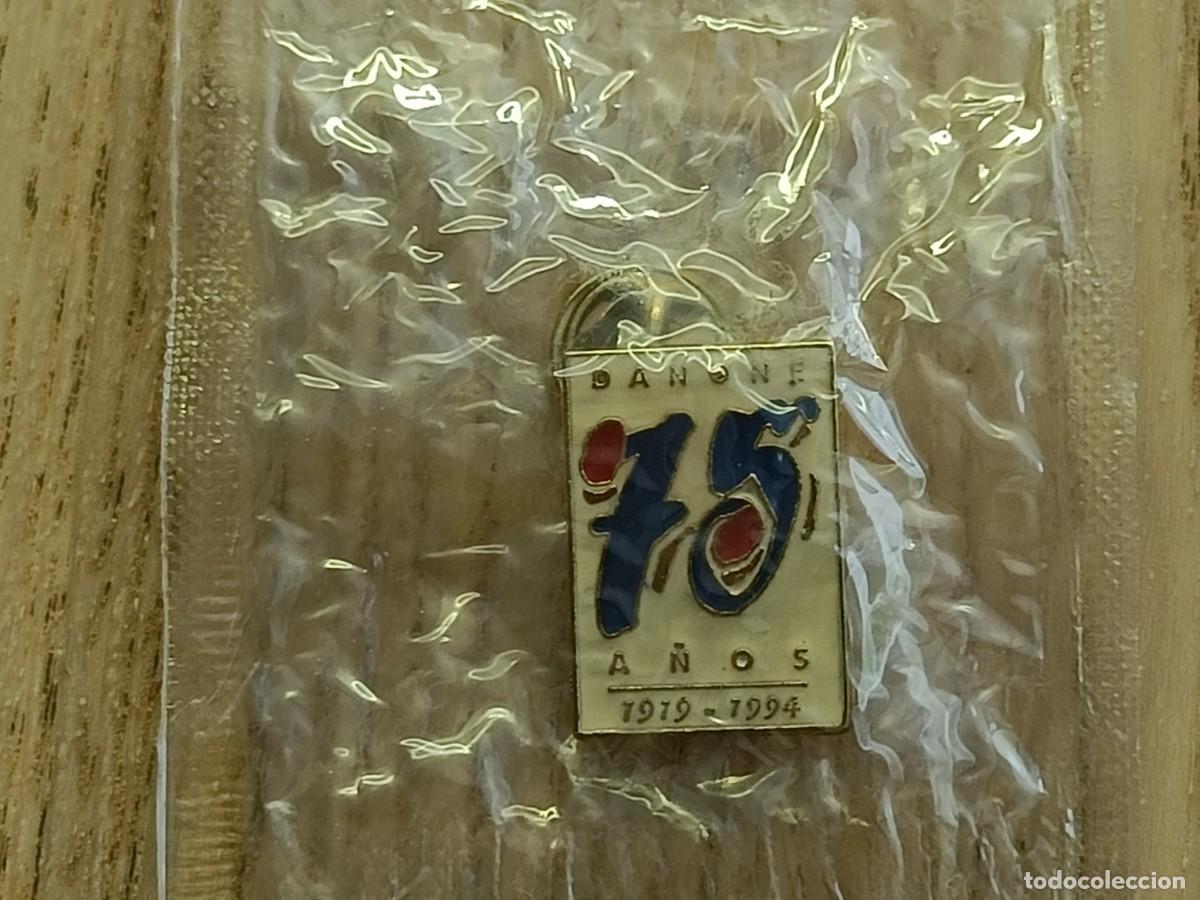 Pins de colecci&oacute;n: Pin promocional 75 aniversario Danone 1919 -1994