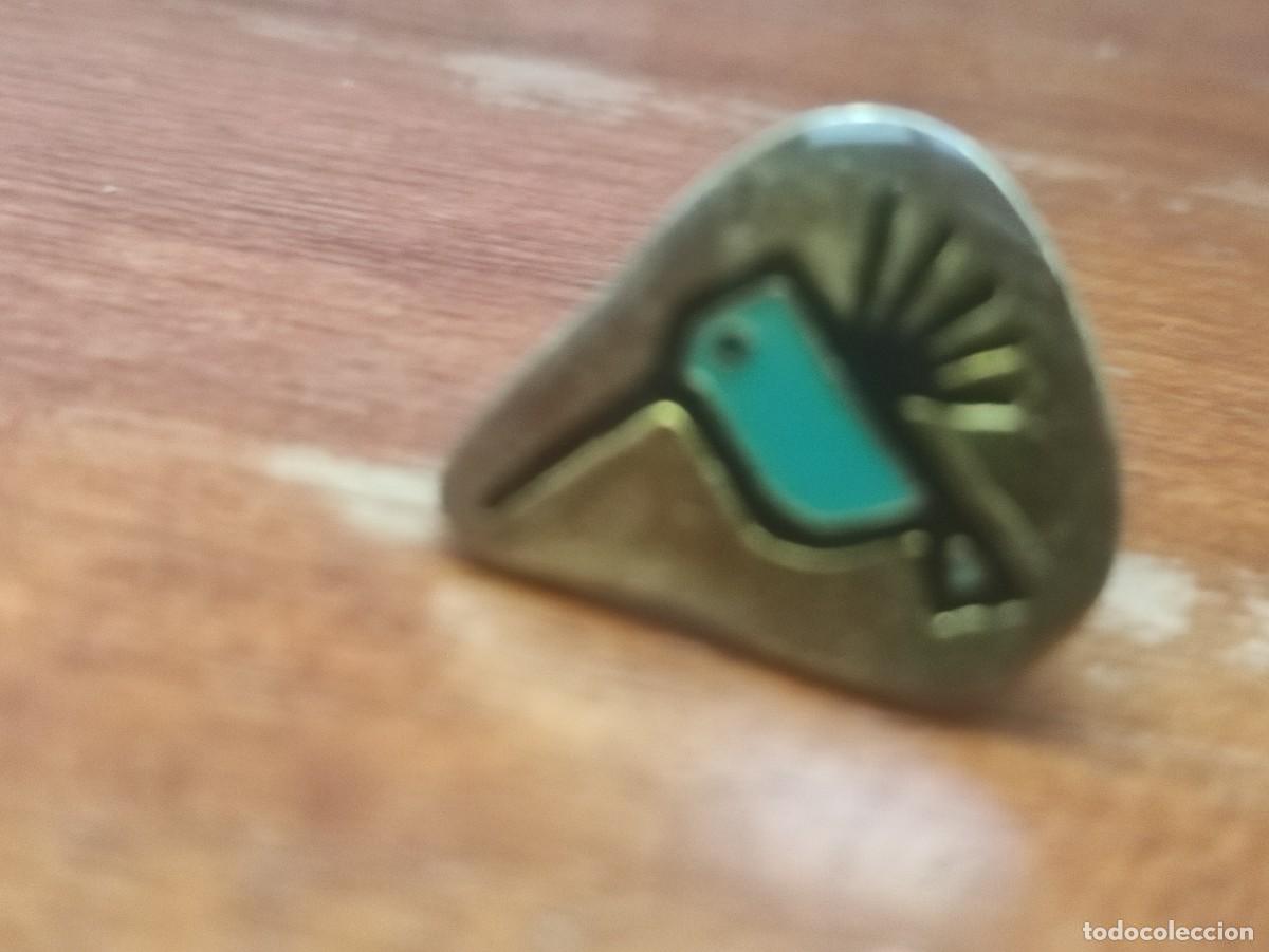 Collection pins: Pin figura de p&aacute;jaro