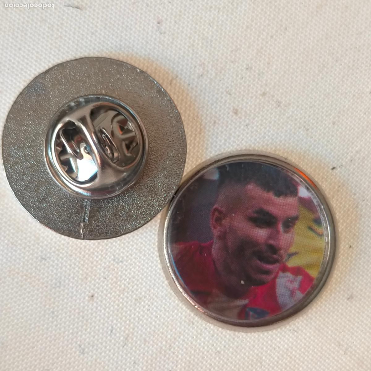 Pins de colecci&oacute;n: pin redondo metal - f&uacute;tbol equipo club Atl&eacute;tico de Madrid JUGADOR