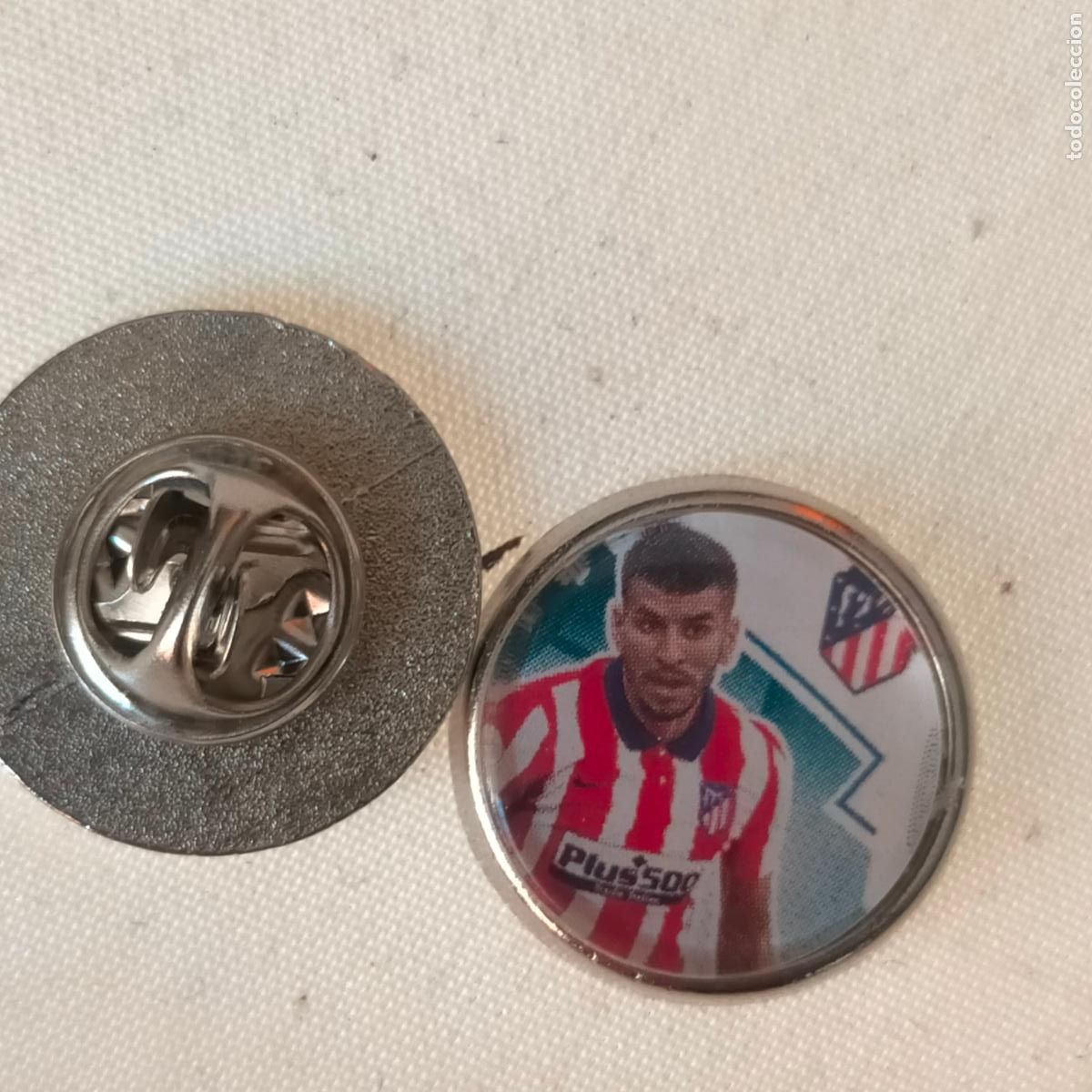 Pins de colecci&oacute;n: pin redondo metal - f&uacute;tbol equipo club Atl&eacute;tico de Madrid JUGADOR