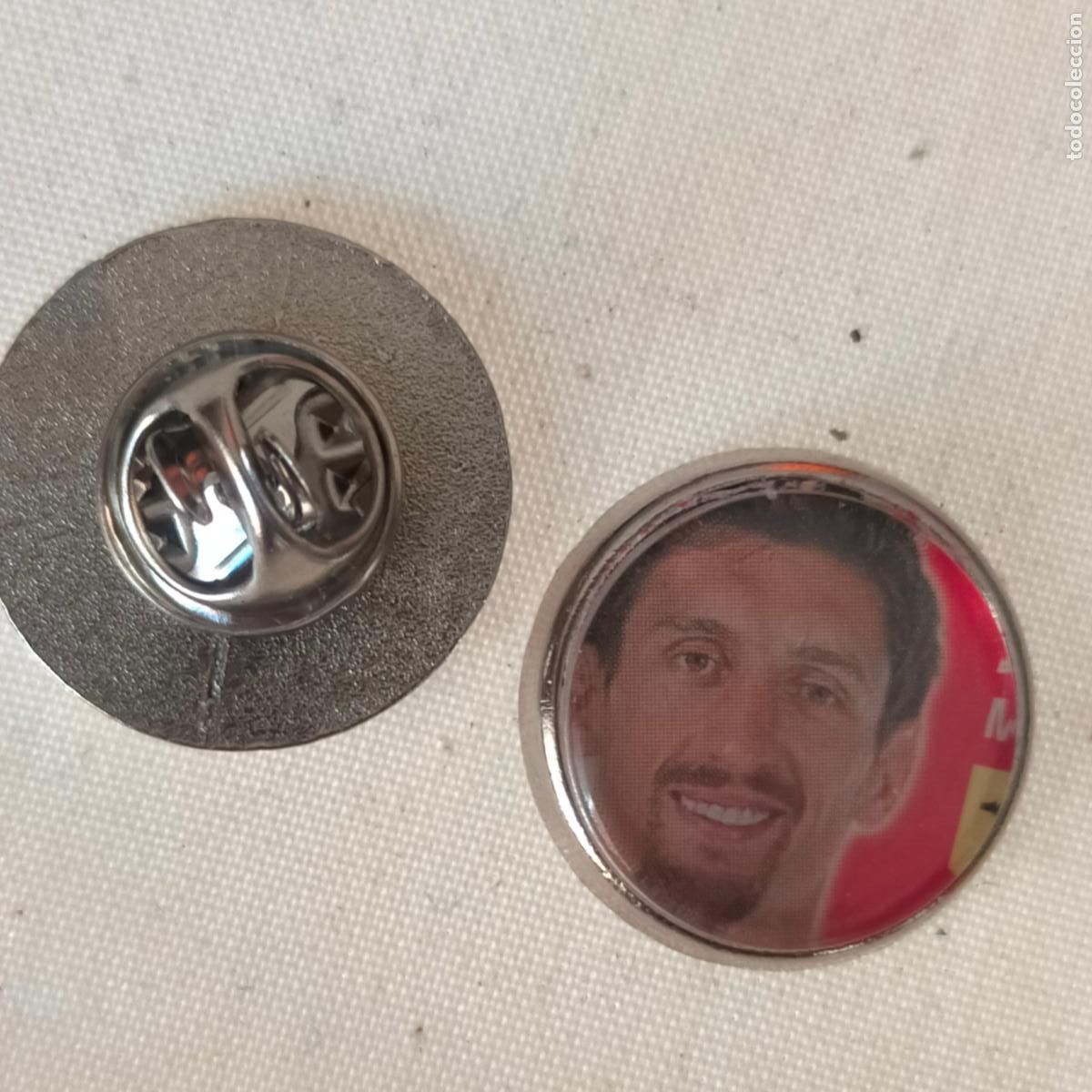 Pins e Spille di collezione: pin redondo metal - f&uacute;tbol equipo club Atl&eacute;tico de Madrid JUGADOR