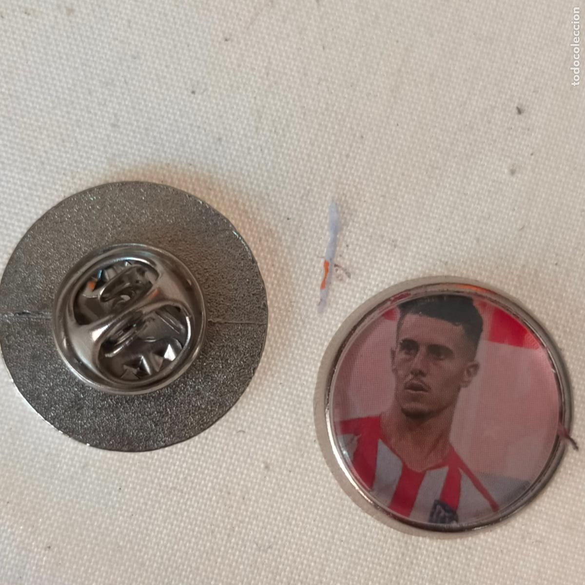 Pin's de collection: pin redondo metal - f&uacute;tbol equipo club Atl&eacute;tico de Madrid JUGADOR