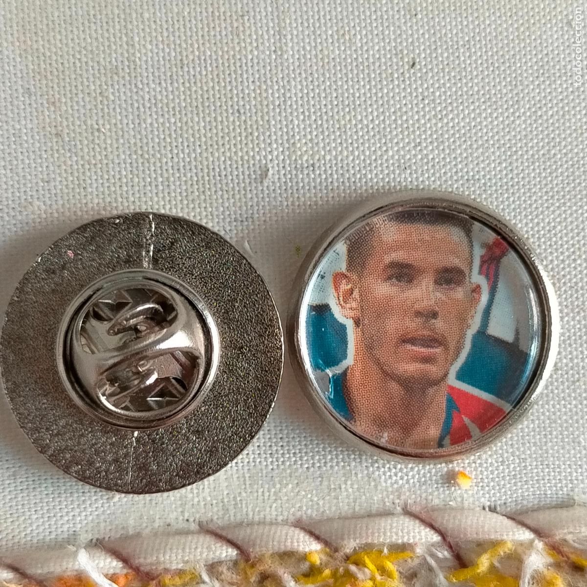 Pin's de collection: pin redondo metal - f&uacute;tbol equipo club Atl&eacute;tico de Madrid JUGADOR