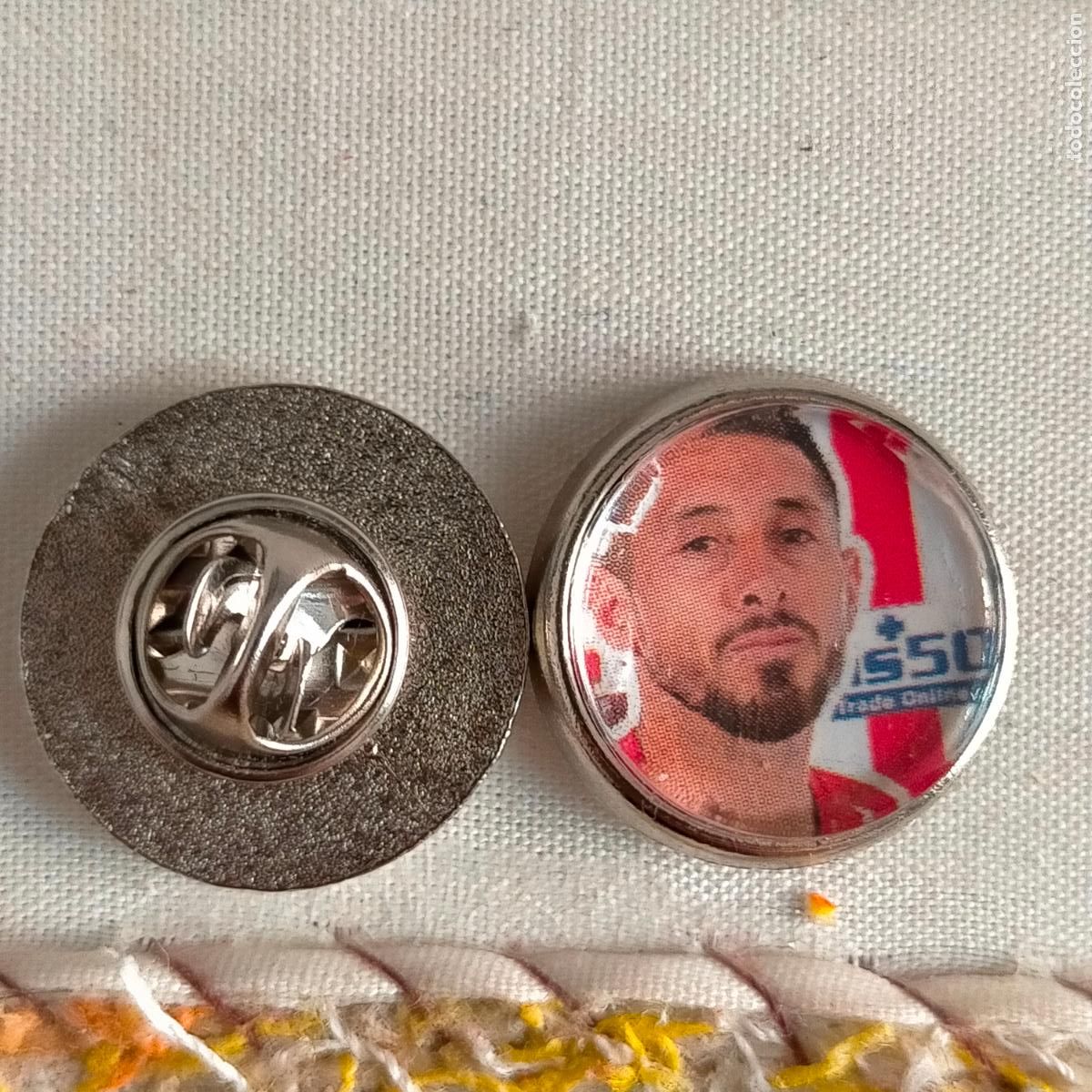 Collection pins: pin redondo metal - f&uacute;tbol equipo club Atl&eacute;tico de Madrid JUGADOR