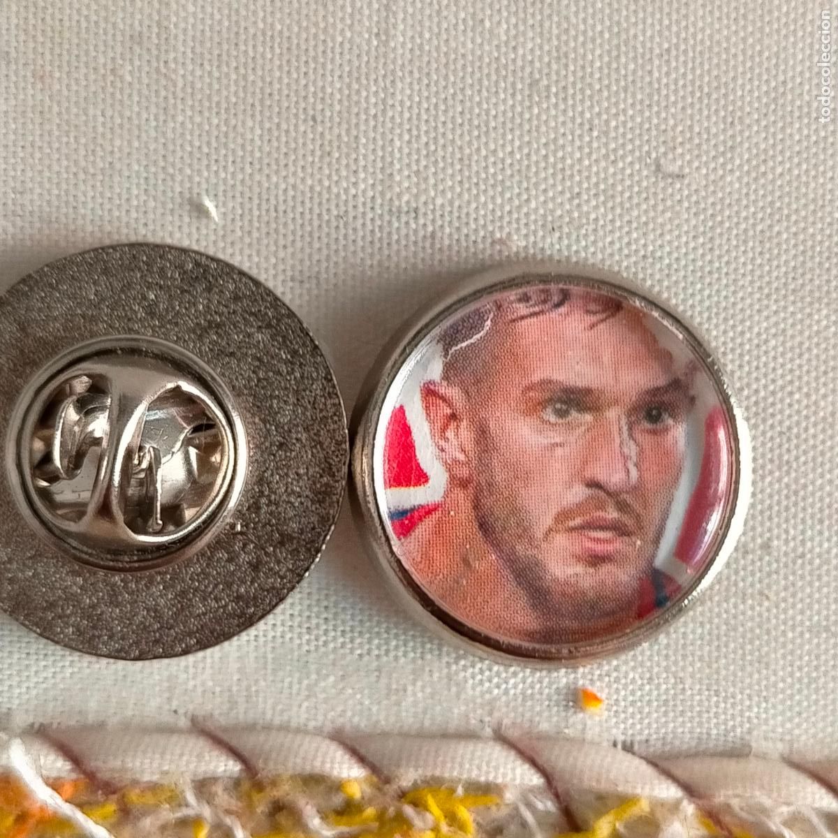 Pin's de collection: pin redondo metal - f&uacute;tbol equipo club Atl&eacute;tico de Madrid JUGADOR
