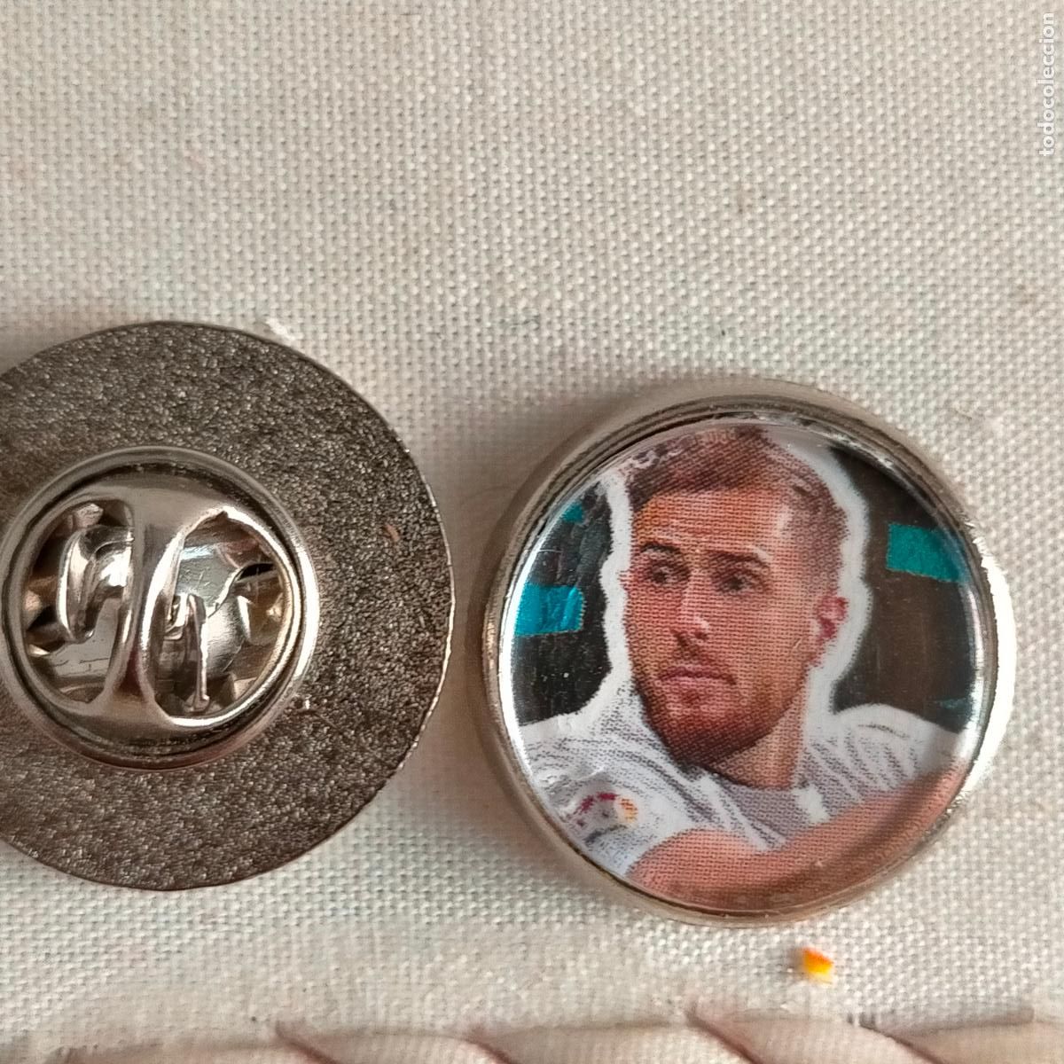 Pin's de collection: pin redondo metal - f&uacute;tbol equipo club Atl&eacute;tico de Madrid JUGADOR