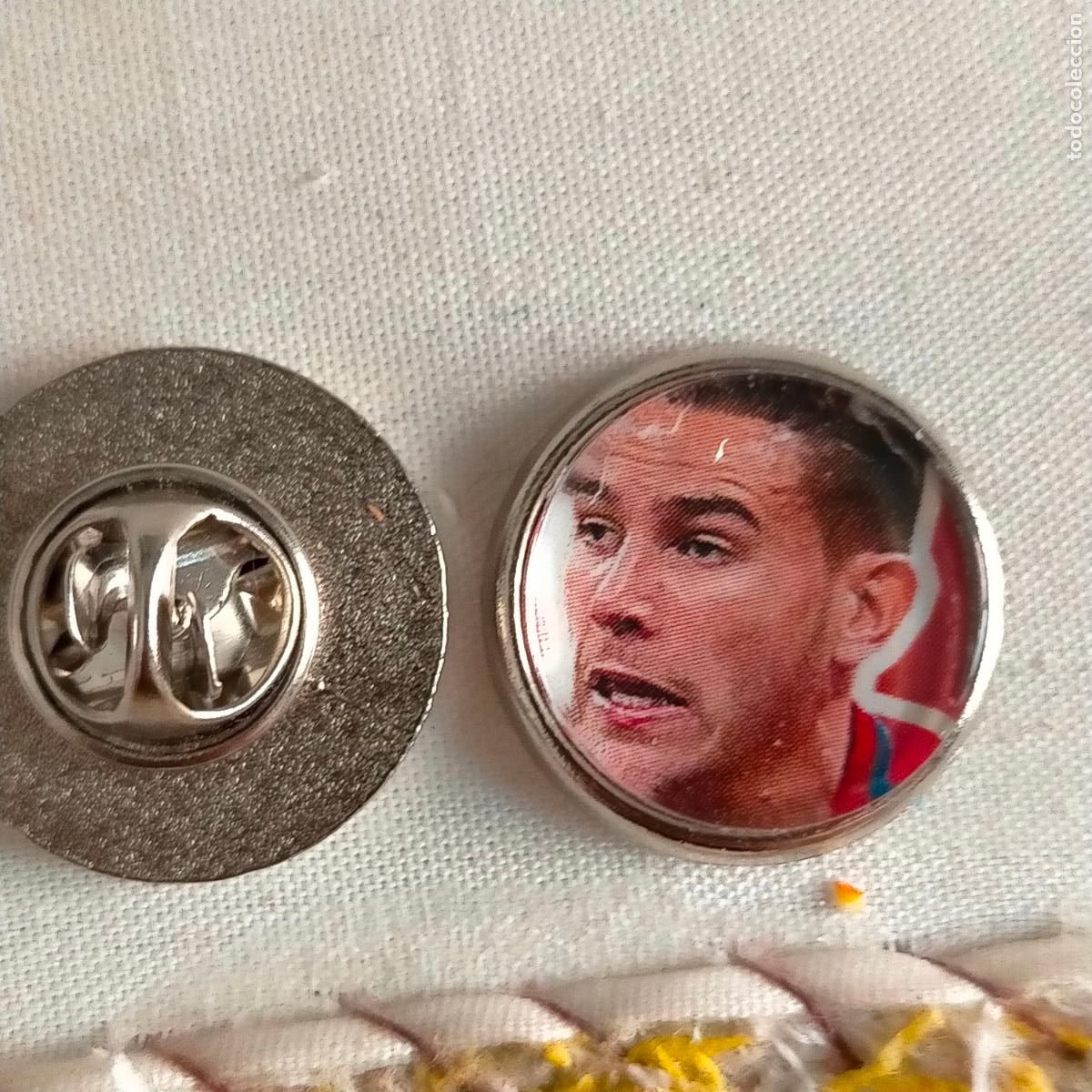 Collection pins: pin redondo metal - f&uacute;tbol equipo club Atl&eacute;tico de Madrid JUGADOR