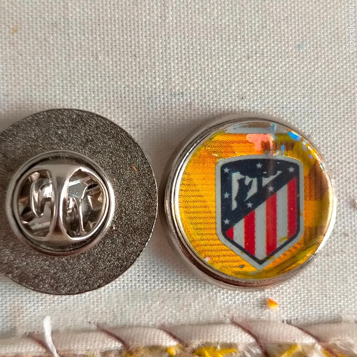Pin's de collection: pin redondo metal - f&uacute;tbol equipo club Atl&eacute;tico de Madrid JUGADOR