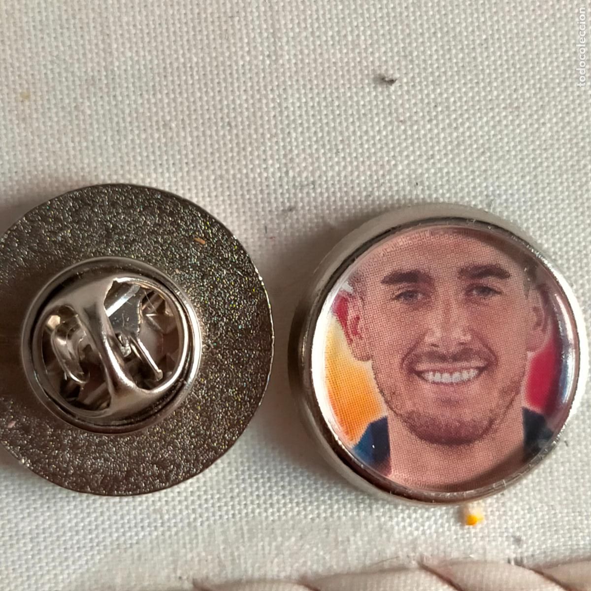 Sammlung von Pins: pin redondo metal - f&uacute;tbol equipo OSASUNA JUGADOR
